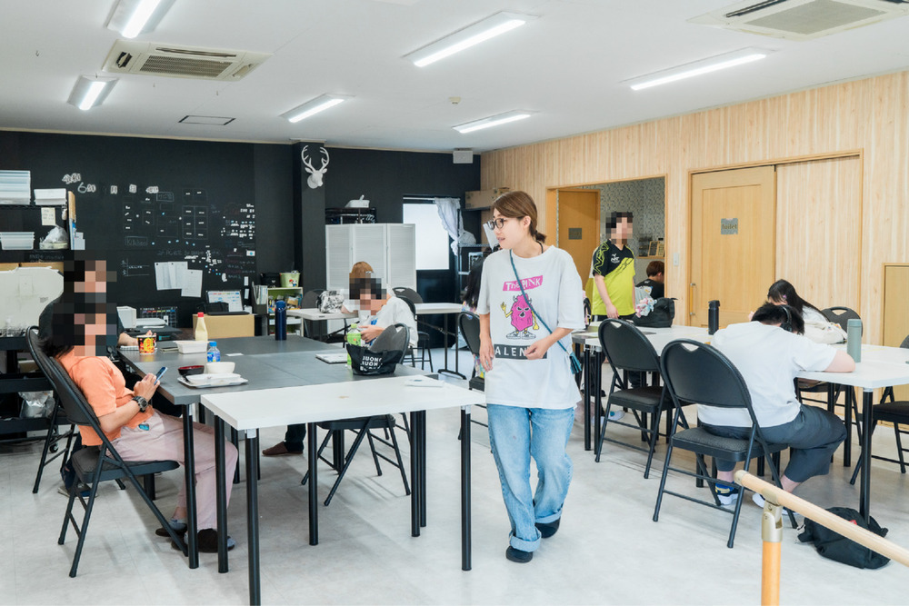 広いスペースで、それぞれの作業にも集中できます