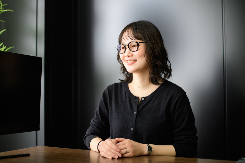 「自己理解を通じ、利用者の方の強みを生かせる選択肢を一緒に考えます」と話す八王子校マネージャーの江口さま