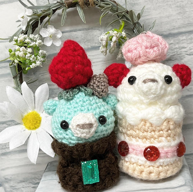ハンドメイド あみぐるみ くまストラップ はかない