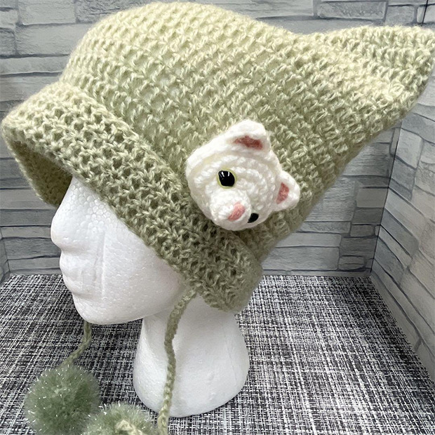 ハンドメイド】あみぐるみブローチ付きのニット帽♥️サブカル