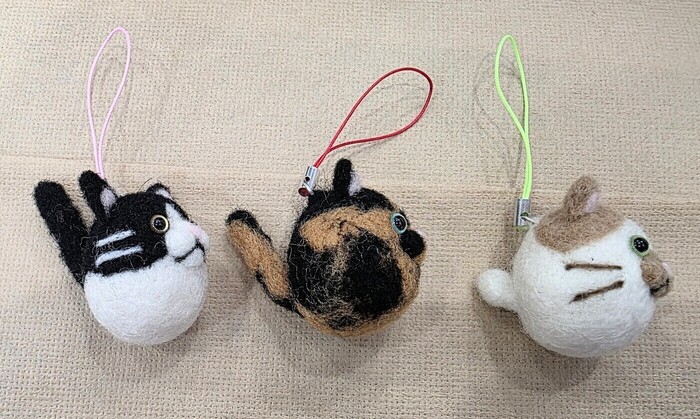 羊毛フェルト☆ぜんぶ違う顔！個性いっぱい「たまご猫シリーズ」の販売