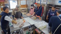 少人数の手厚いサポート。みんなで協力して働いています