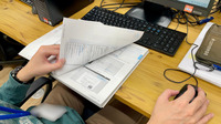 利用者様がテキストでOfficeを学習されています。
