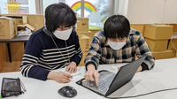 わからないこともマニュアルも基にお互いに教えながら行えます！